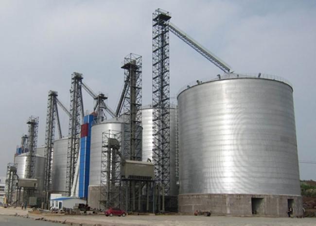 新田大型钢板库构造参数及水泥储存质量